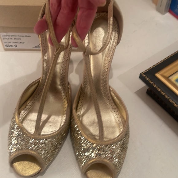 Gold Sparkle T-Srap Heels - Picture 4 of 9